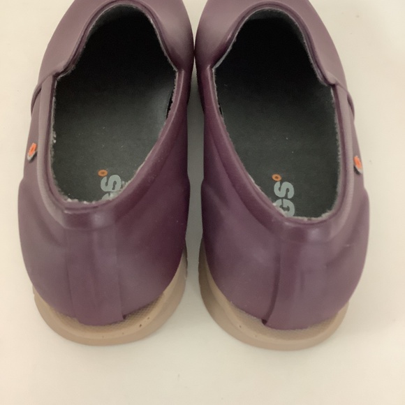 Bogs Woman’s Burgundy Sweet Pea Waterproof Slip on Shoes - Picture 2 of 5